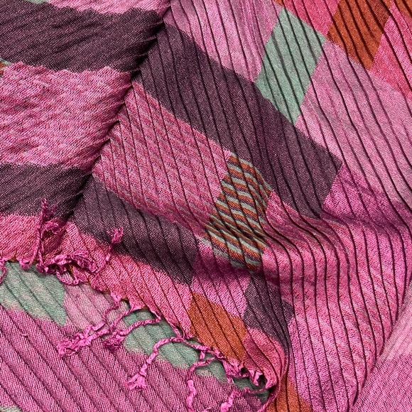 Shalimar accessories scarf in vibrant colours. - Picture 3 of 3